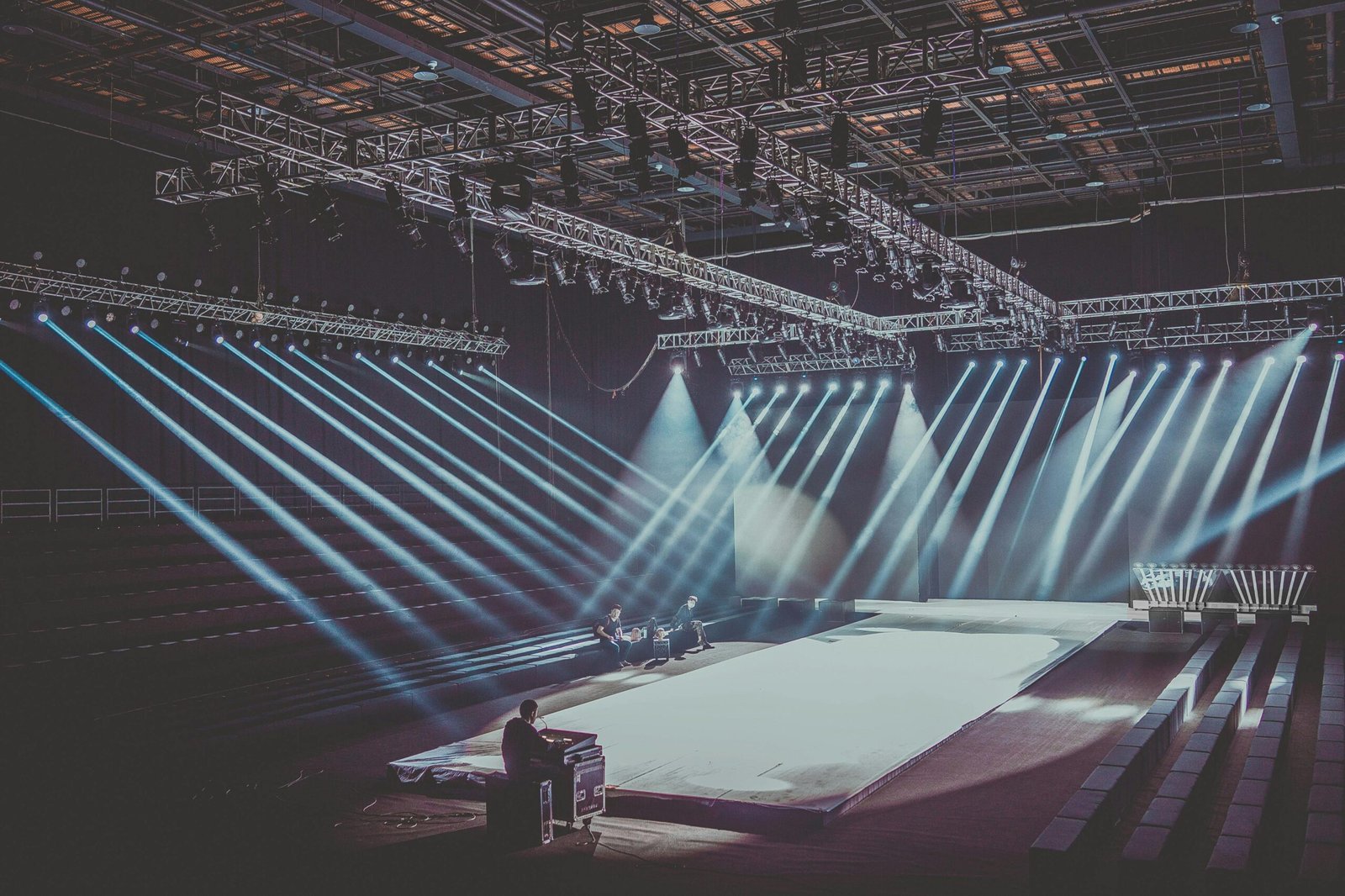 Professional event production Lisbon featuring custom stage design and LED screens.